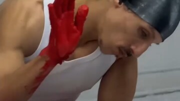 ลายเซ็นและรอยมือบนซีดี 20,000 แผ่น ใช้เวลาถึง 24 ชั่วโมงเต็ม!