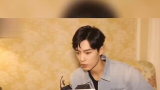 [Tiểu Chiến] Tiểu Chiến đã bắt đầu nhảy dù từ năm 2019. Có vẻ như anh ấy thực sự muốn thử thách bản 