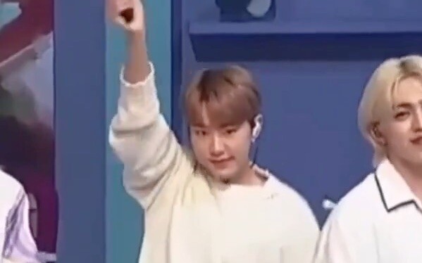 Hamster yang suka pamer ini
