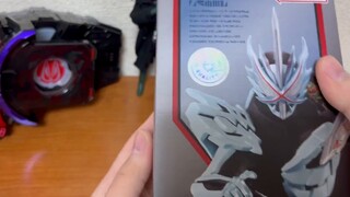 Molded color plus stickers? Unexpectedly good after opening the box! SHF Kamen Rider Saber Ancient D