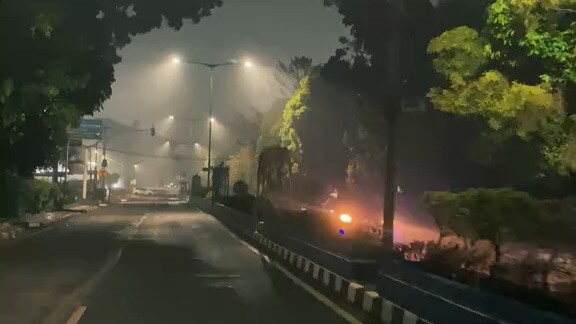 jalan jalan di alun alun rangkas bitung