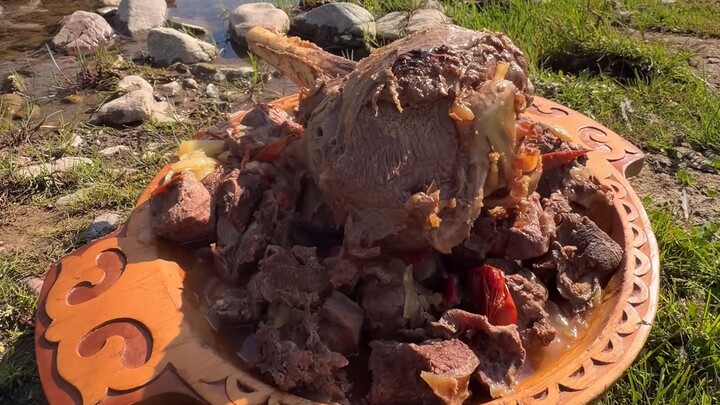 I cooked an African ostrich for my brothers right in the mountains😍