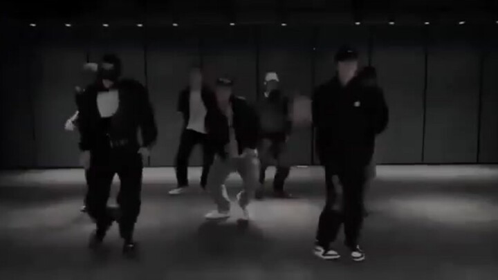 รีเซ่คัมแบ็กสปอยล์ เพลงไตเติ้ลเป็นบีฟแบบจอย! (ธีมครั้งนี้มีจุดหนึ่งที่ไม่มีพลาดแน่นอน: กลับสู่จุดเริ
