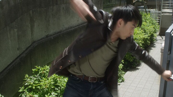 Awkward! Ultraman's Top Ten Funny Transformation Moments That Were Interrupted!!
