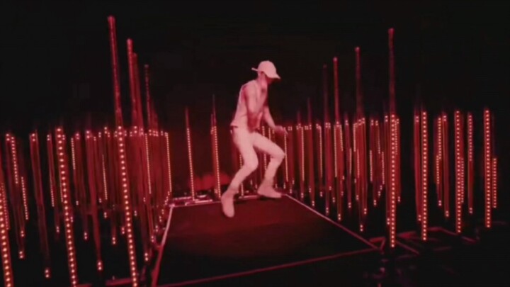 خط الرقص الرئيسي "Go KAI" "Hey LAY" "Next" من يفهم هذا الجهير العميق!!!