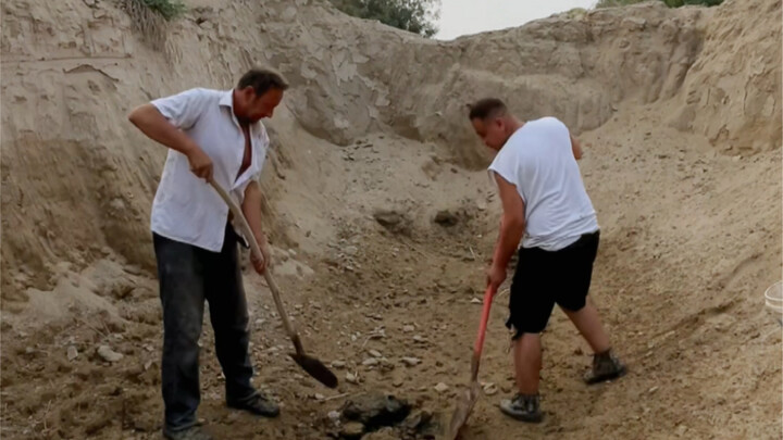 How dry is the Taklamakan Desert, exactly?