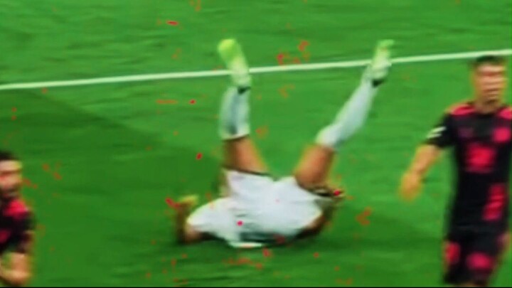 Vini gak egois ! itu mbappe ngejengkang gitu  Madrid menang clean sheet 4-0 di bernabeu