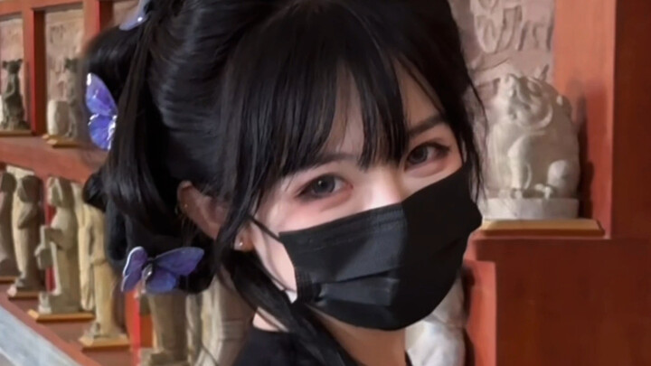 كبير جدًا حقًا! ساقاي على وشك الانزلاق والانكسار!