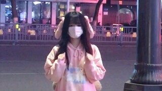 Khi cộng đồng lo sợ rằng Little Tutu sẽ lại cố gắng thực hiện điệu nhảy ngu ngốc đó trên đường phố..