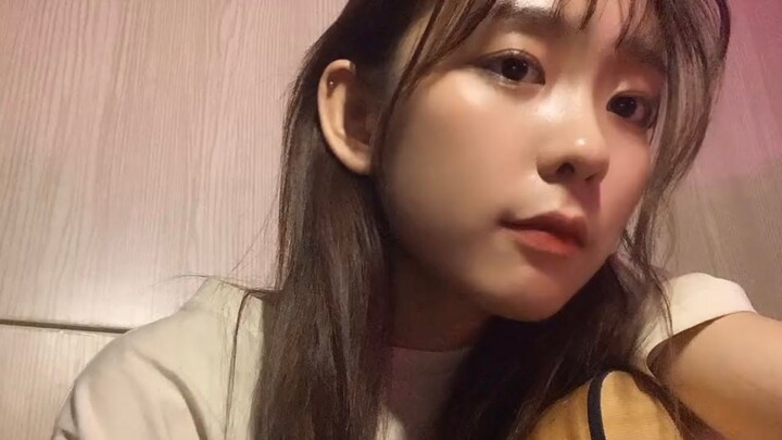 Anh đi xa quá, anh đi xa em quá... | Một bài hát quen thuộc