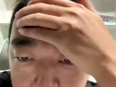 Abang Feng, Pak Tetangga numpang pakai Wi-Fi rumahku, jadi aku matiin Wi-Fi-nya—terus Pak Tetangga m