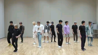 SEVENTEEN Ready to Love  dance practice