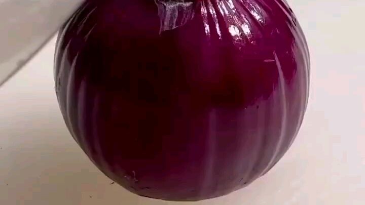 How to cut fantastic onions