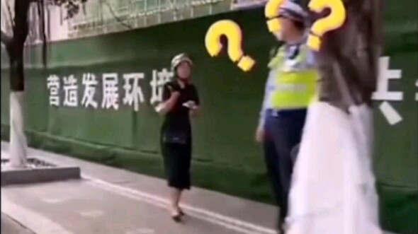 The traffic police uncle has learned the "invisibility technique". For the sake of everyone's safety