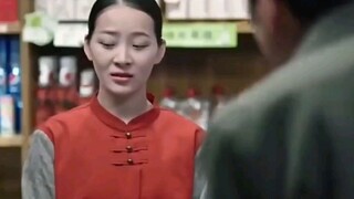当税务局长在餐馆结账时。