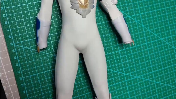 ขั้นตอนการผลิตและการจัดแสดงเคสหนัง Ultraman Zeta 30cm Delta Sky Claw ขนาดใหญ่ rah