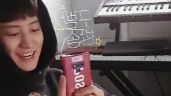 【灿白】笑得 伯贤接通电话的瞬间 灿烈赶紧连说五句不要骂人