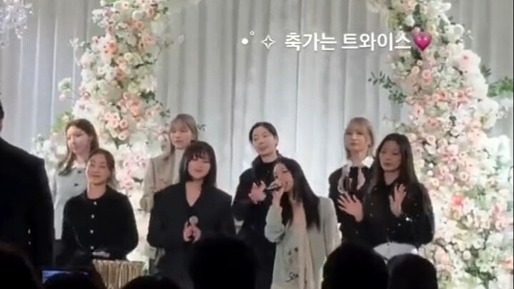 เมื่อ TWICE มาร้องเพลงอวยพรในงานแต่งงานของคุณ จะเป็นแบบนี้นี่เอง