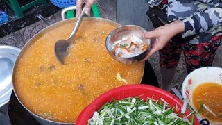 Bánh canh cua chả cá vỉa hè bán hơn 1000 tô chỉ trong buổi sáng là bình thường