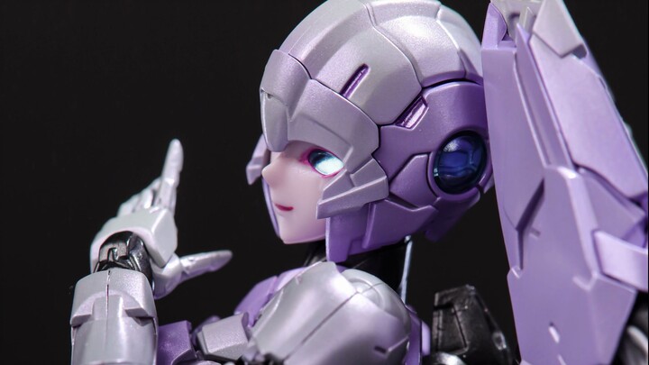 The Cybertron Succubus in lavender purple made another wind and thunder assembly Transformer Arcee