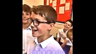 "我 的 爱 好 是 二 次 元"
