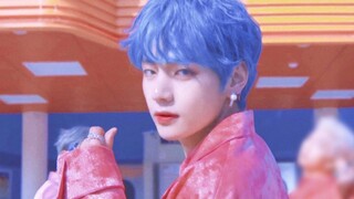 [Tổng hợp] Các khoảnh khắc quyến rũ của Kim Taehyung