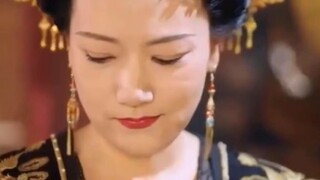Mula sa langit ay bumaba ang isang munting anghel upang tulungan ang kanyang ina