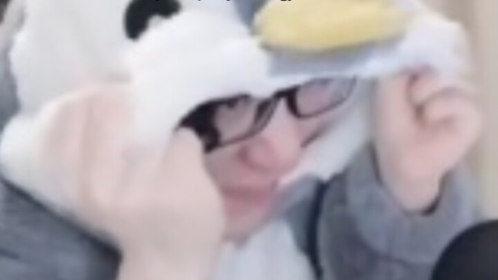 Fan Gege was embarrassed to scream by his own eye-chopping MAD
