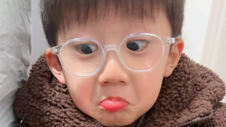 Let Nongnong taste the biting green plum spirit!