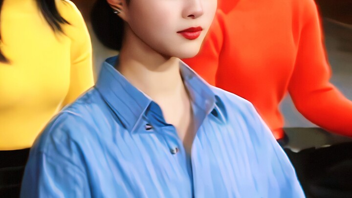 ปีนั้นเธออายุแค่ 15 ปี น้ำหนักขึ้นมาสามสิบจิน ยังไม่ได้เดบิวต์ก็สวยจนขนาดนี้แล้ว!