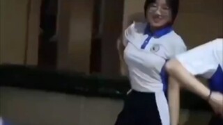 Shenzhen school uniform glasses girl