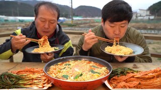 Mukbang Mie Instan dengan Telur... Yummy 😋 Yt Heungsam's family