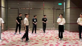 【DMD】Jika kamu suka, aku tidak bisa menonton konser untuk saat ini, lihat saja anak-anak berlatih du