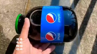 مسابقة دحرجة الزجاجات على الدرج