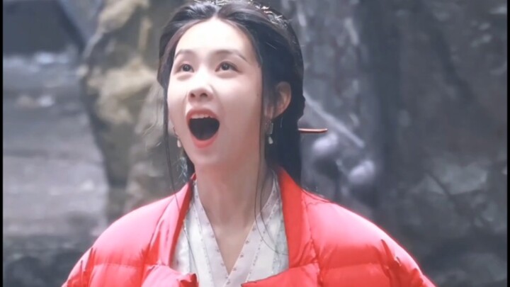 Melihat dia begitu bersemangat di lokasi syuting, aku jadi tenang deh.