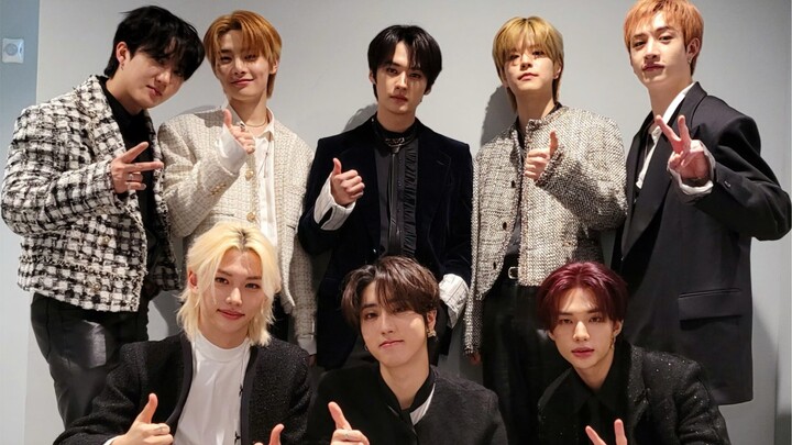 2312 [Mimi Us Circle Headquarters] Stray Kids Christmas Challenge Video Compilation