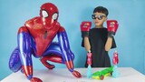 Spider-Man membawa mainan Feitian Ultraman, biarkan Ozawa tidak marah dan menyerang mainan Ultraman