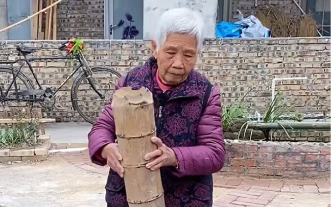 Bóng đá tre