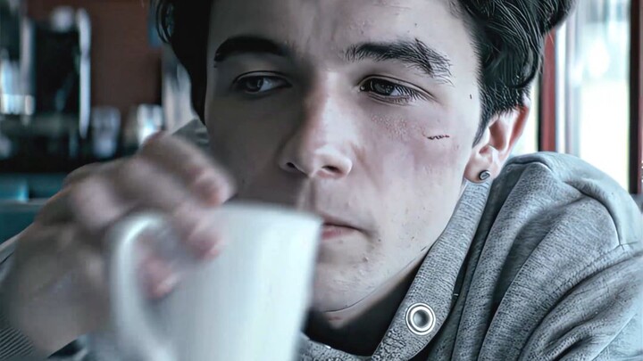 เขาดื่มกาแฟไปสามแก้วใหญ่เพื่อคุณ