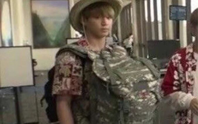 Lagu kolaborasi JinJungkook dengan seorang gadis perempuan bocor – Tas JinJungkook