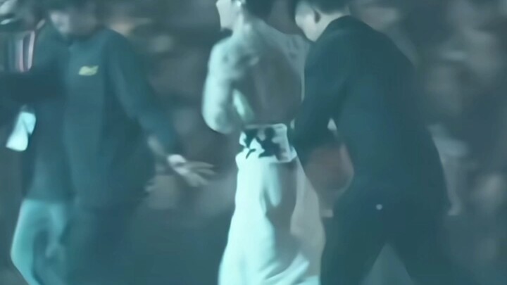 ตอนนี้เขาหมดแรงแล้ว เขาคำนึงถึงทุกคน อยากไปปรากฏตัวที่สนามกีฬารังนกให้ได้สักครั้ง แต่กลับไม่มีใครคิด