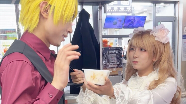 Koki berwarna Sanji, aku mau makan nasi goreng!!!