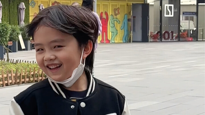 เด็กน้อยของมนุษย์ไปดูรถเอง…สอบถามราคา…