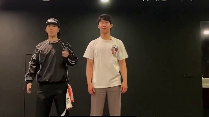 The hot-tempered hoan teaches online, simple breast pop teaching, saying that you can do it by just 