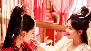 On the day of Yanshuang and Hongyi's wedding, Feng Yin dressed for her. In fact, Hongyi had been att