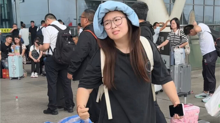Đã trở thành người trực ký túc xá rồi…