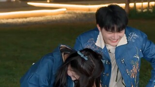 白鹿唱周深《若梦》:往事流转在你眼眸，一边遗忘一边拼凑