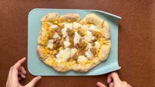 Pizza di tepi laut