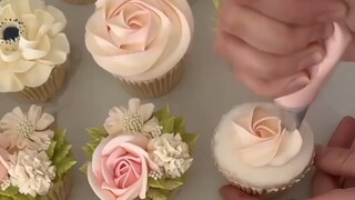 "Tag temanmu yang punya tangan untuk melakukannya"