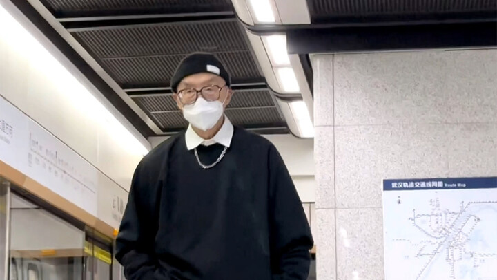 Kakek 86 Tahun Hari Ini Ajari Kamu Trik Berpakaian yang Praktis